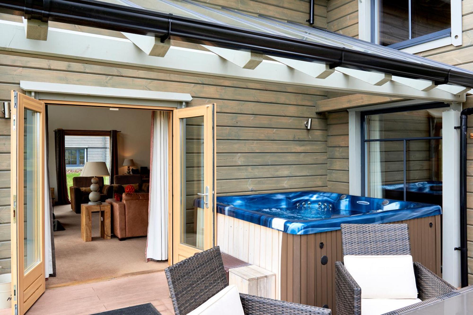 Hunter Lodges By Celtic Manor Newport  Dış mekan fotoğraf