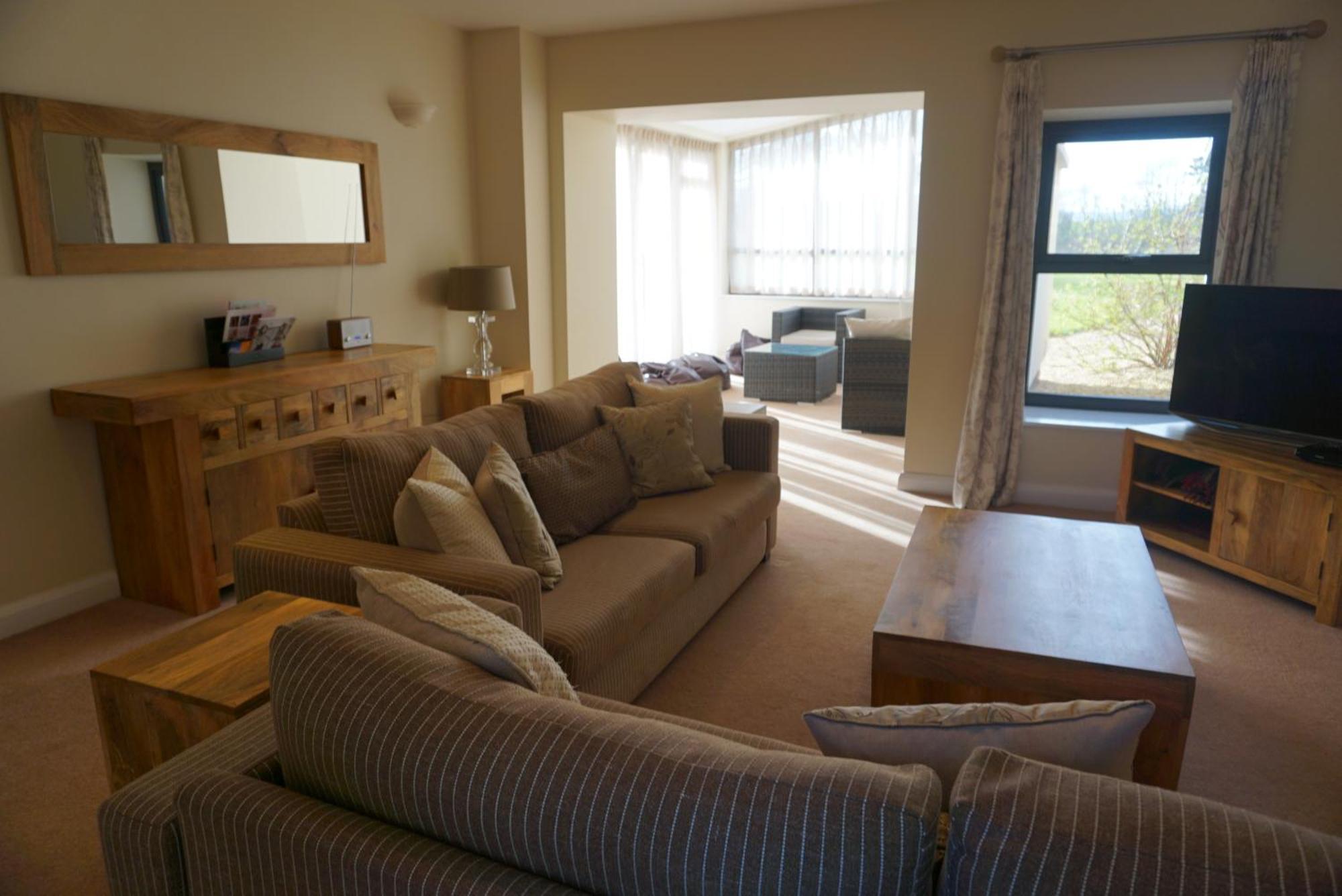 Hunter Lodges By Celtic Manor Newport  Dış mekan fotoğraf